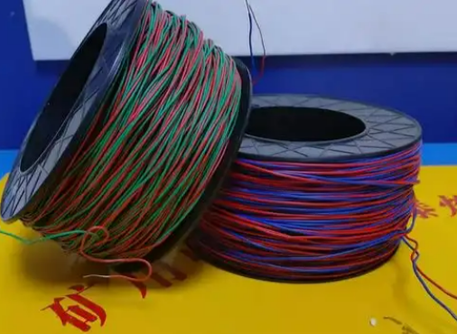 峡江放炮线的主要材质有哪些？不同材质的适用场景有何区别？